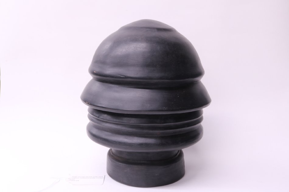 Unusual Geometries A sculpture of a head in 360 degrees.